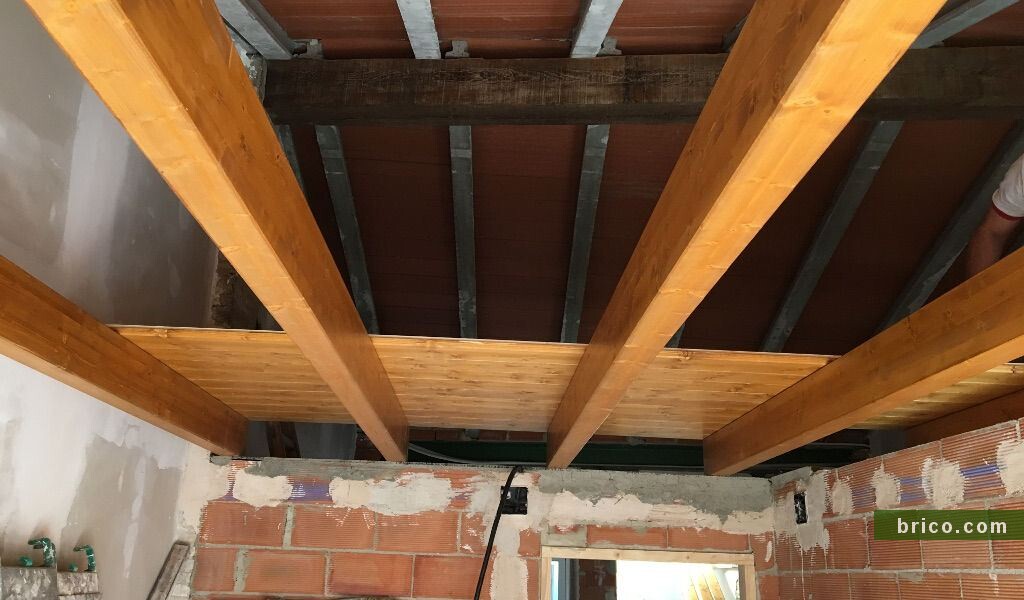 Altillo acabado tarima de abeto